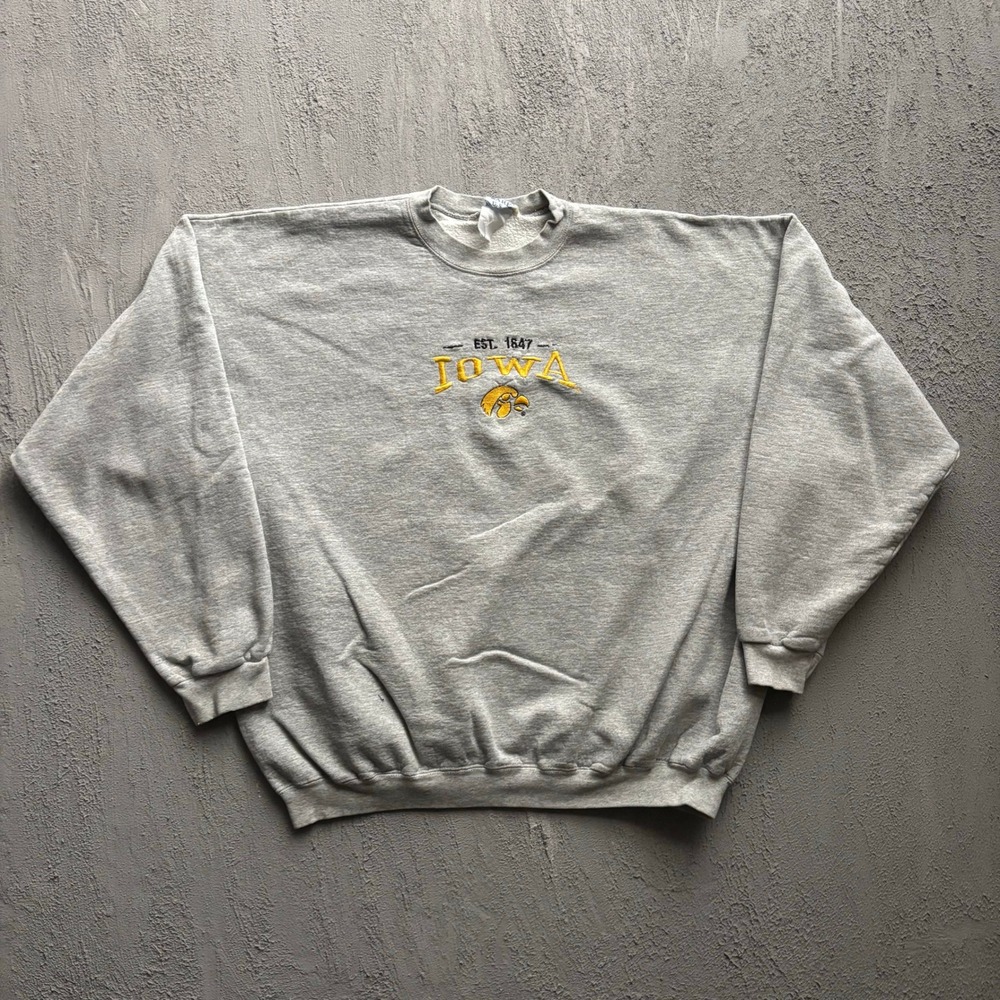 Vintage Iowa Hawkeyes Embroidered Sweatshirt Mens XL Grey 90s College Ware USA